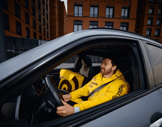 Курьер Яндекс Еда